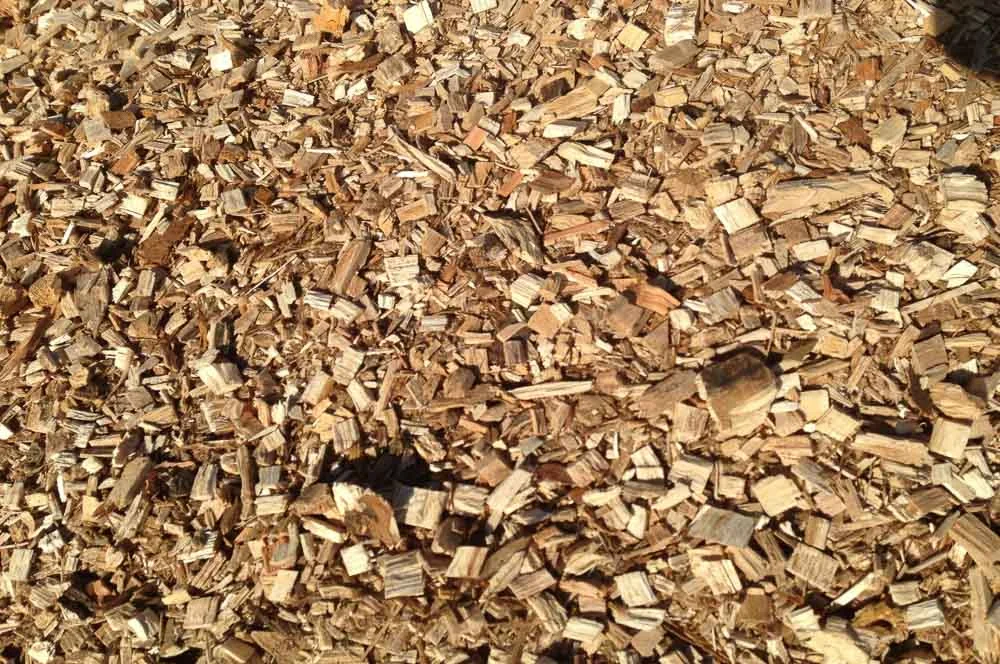 Premium Hackschnitzel G30 - hochwertige Qualität für Garten und Heizung